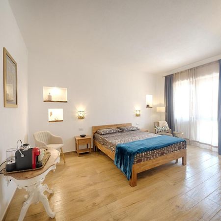 Cozy Guest House Downtown Olbia Buitenkant foto