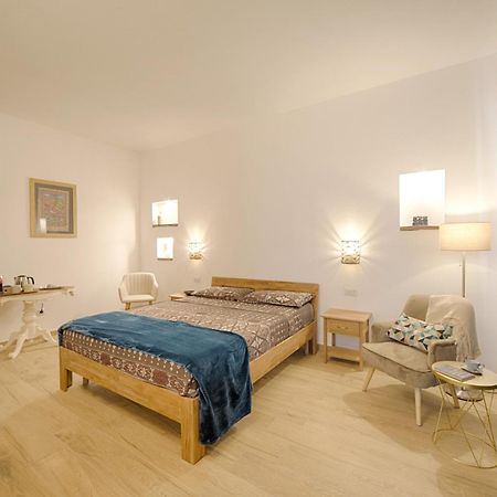 Cozy Guest House Downtown Olbia Buitenkant foto