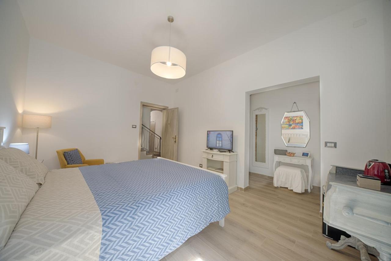 Cozy Guest House Downtown Olbia Buitenkant foto