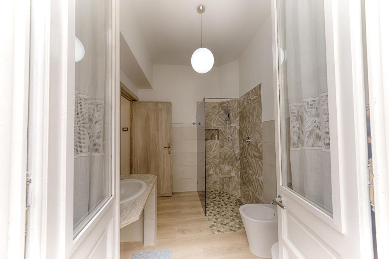 Cozy Guest House Downtown Olbia Buitenkant foto