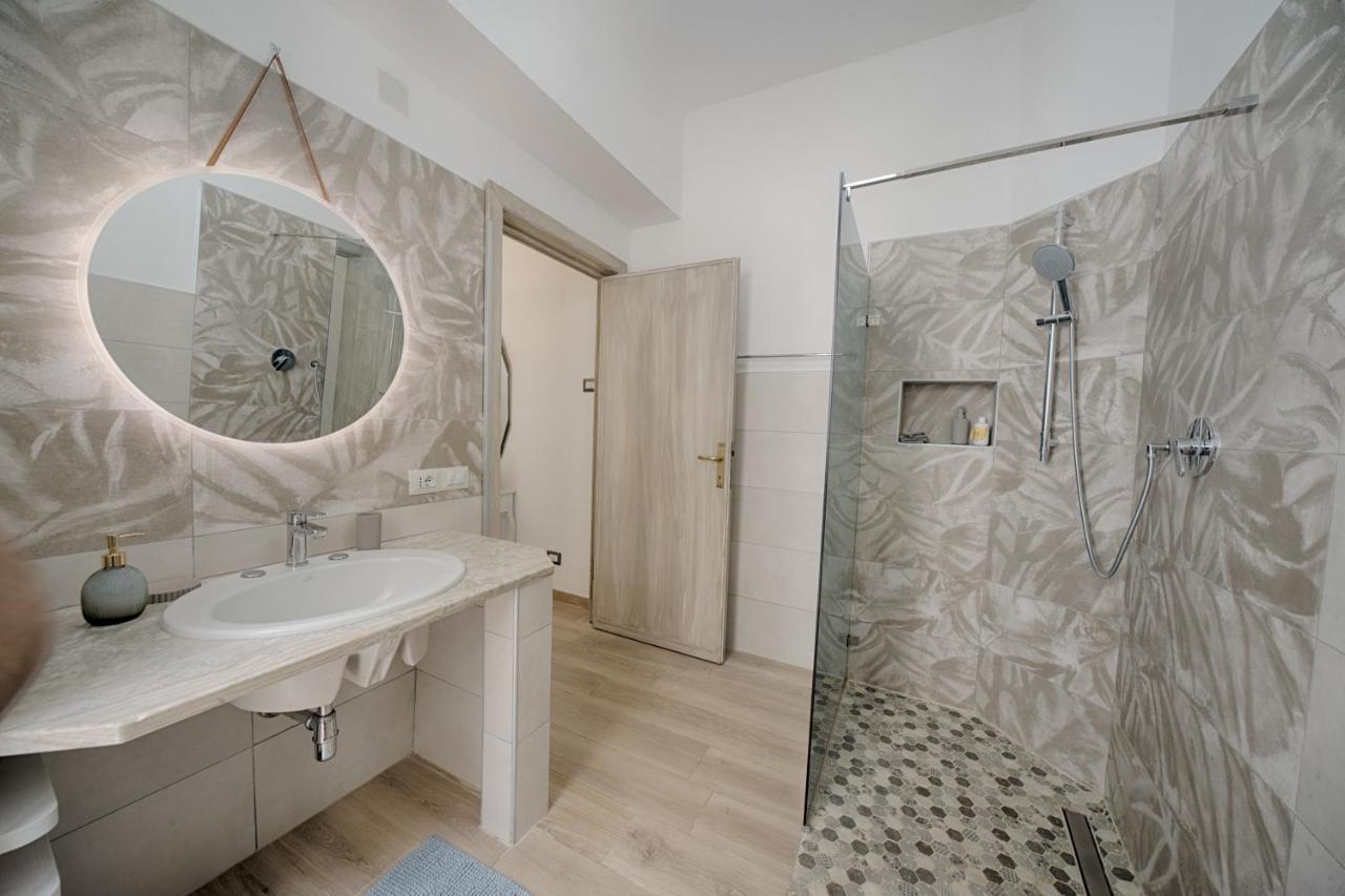 Cozy Guest House Downtown Olbia Buitenkant foto