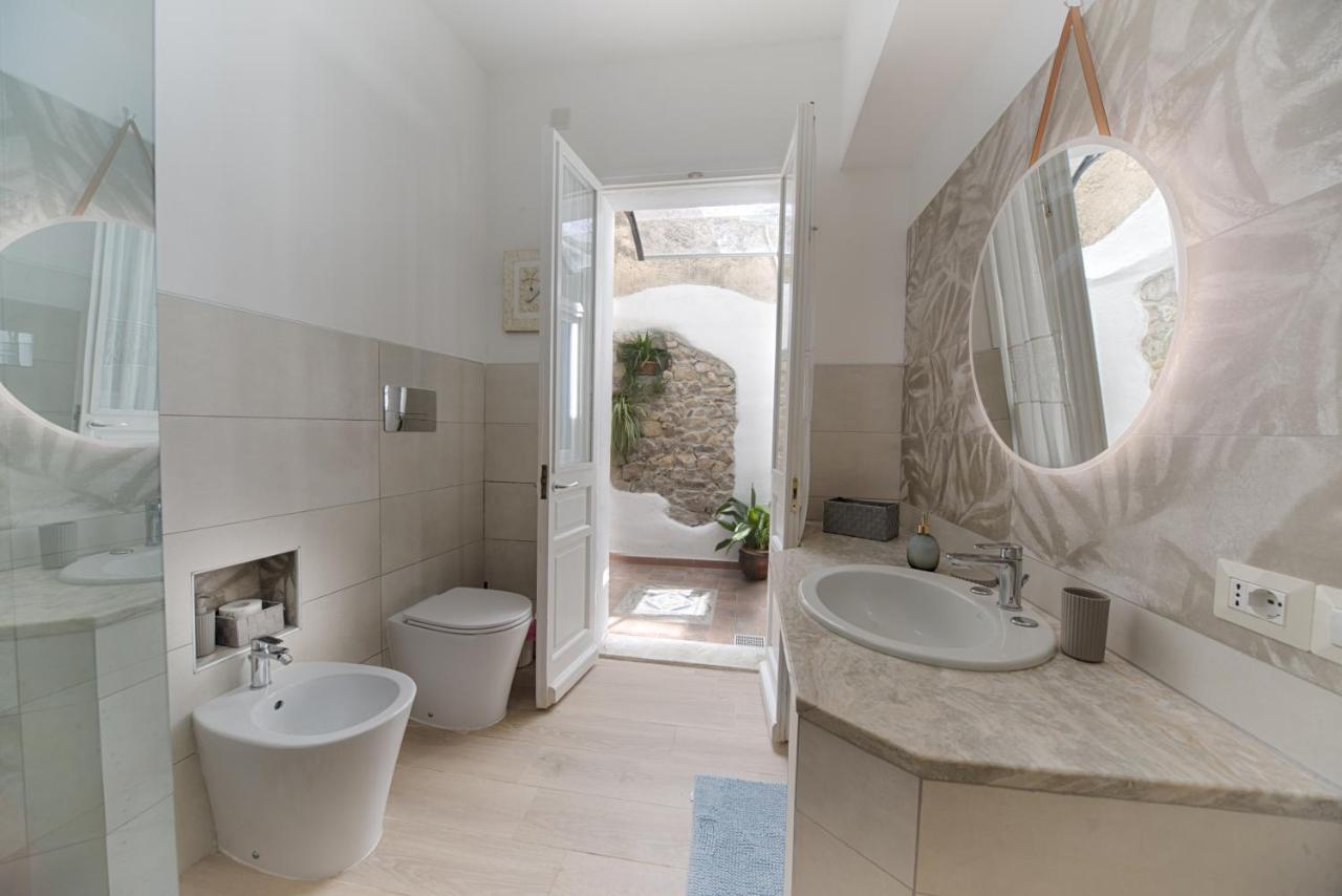Cozy Guest House Downtown Olbia Buitenkant foto