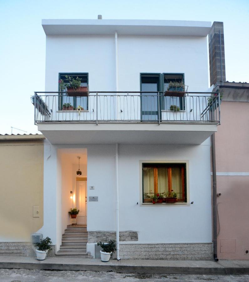 Cozy Guest House Downtown Olbia Buitenkant foto