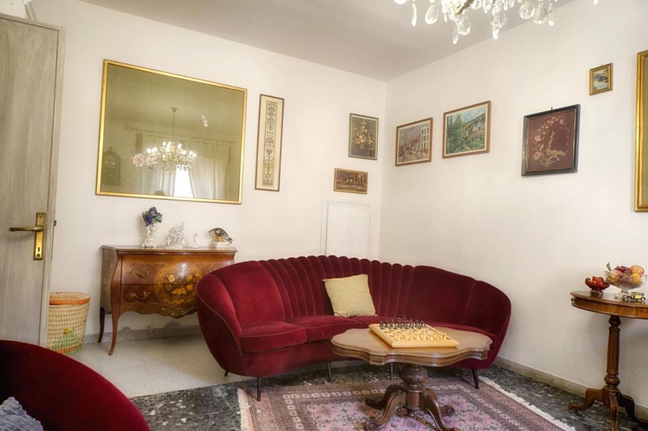 Cozy Guest House Downtown Olbia Buitenkant foto