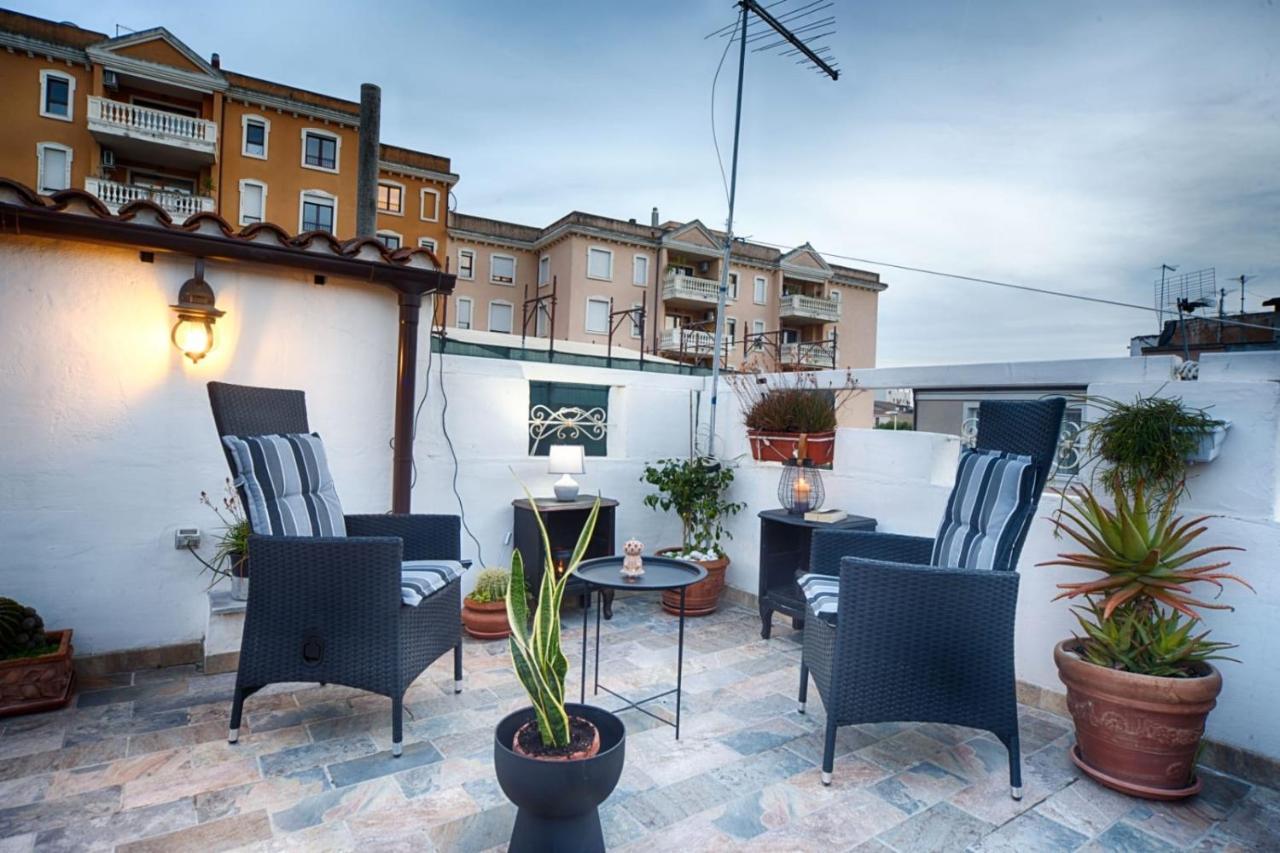 Cozy Guest House Downtown Olbia Buitenkant foto