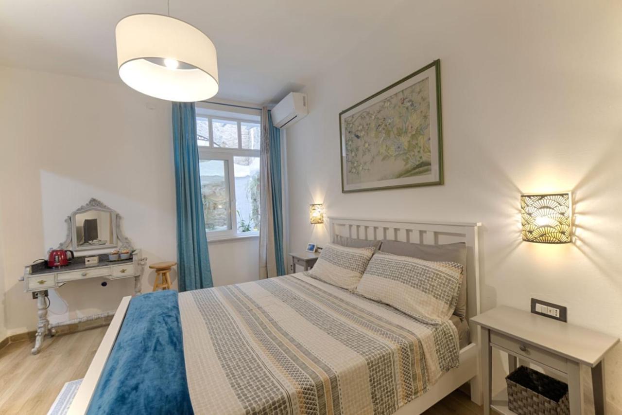 Cozy Guest House Downtown Olbia Buitenkant foto