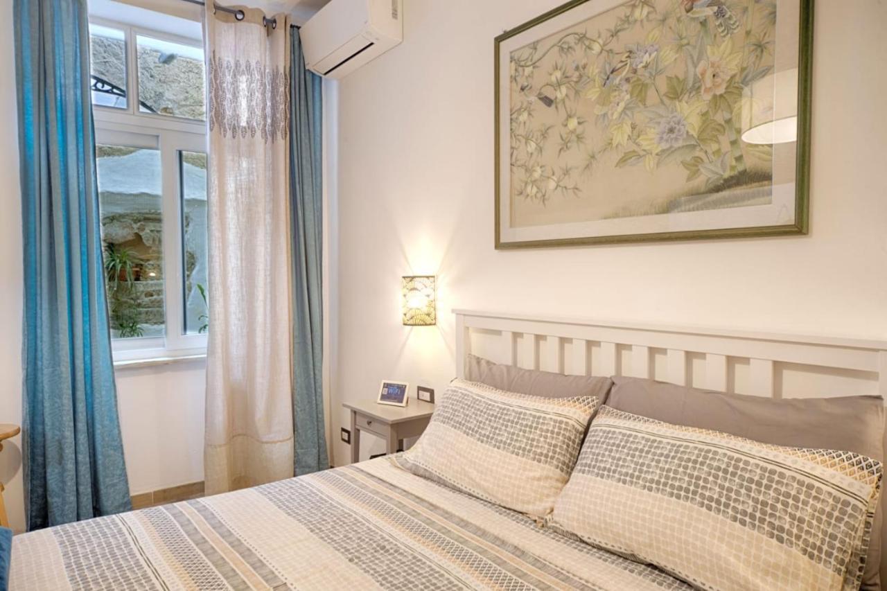 Cozy Guest House Downtown Olbia Buitenkant foto