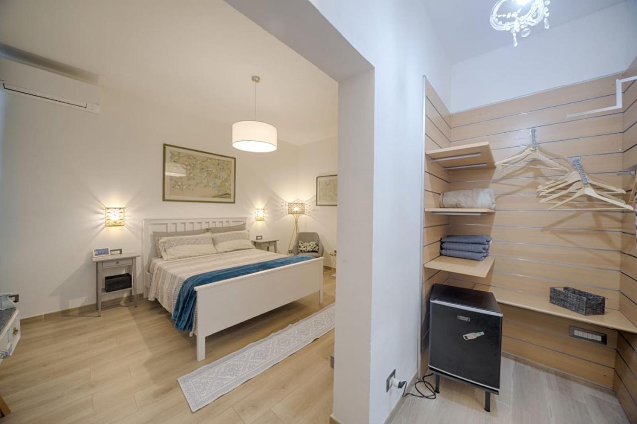 Cozy Guest House Downtown Olbia Buitenkant foto