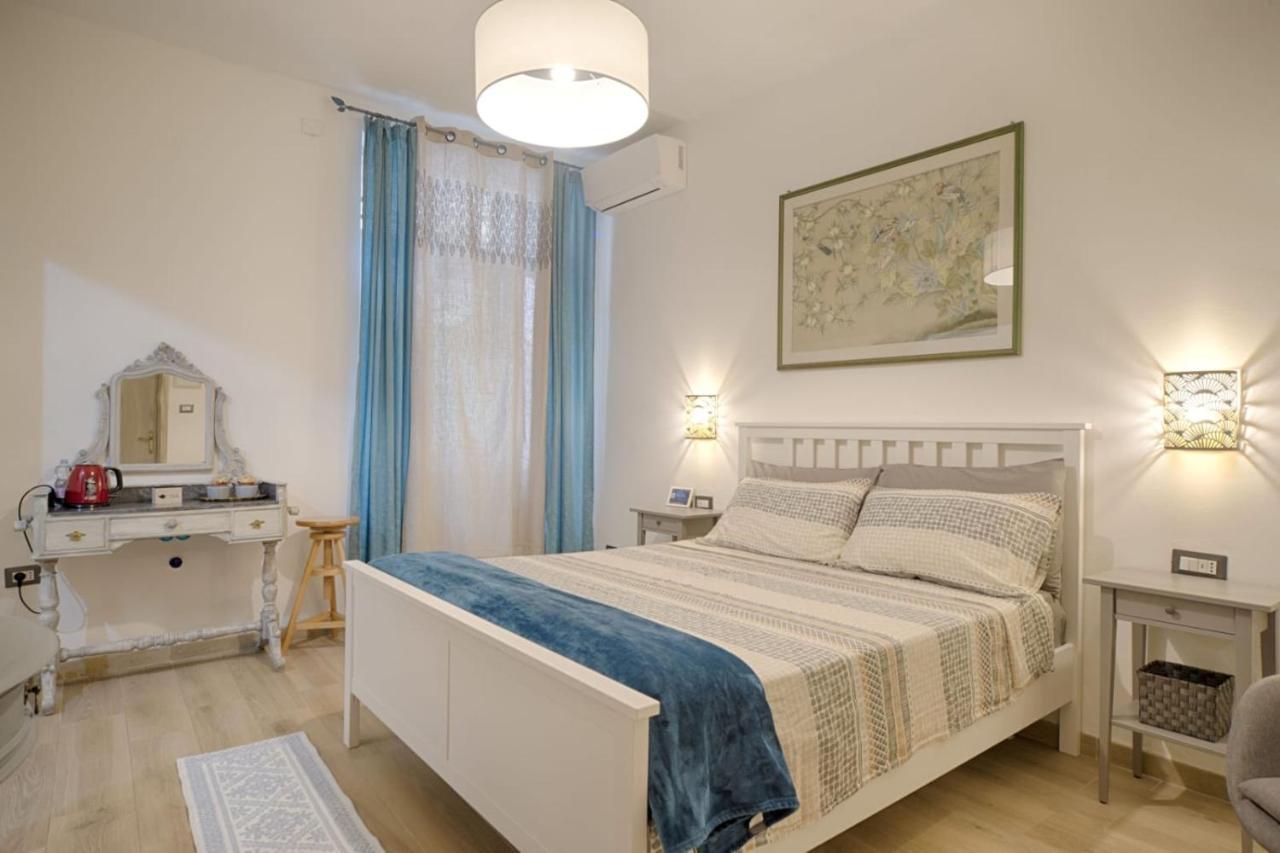 Cozy Guest House Downtown Olbia Buitenkant foto