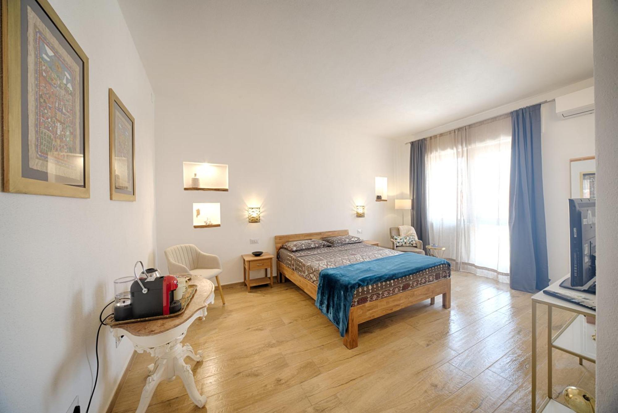 Cozy Guest House Downtown Olbia Buitenkant foto