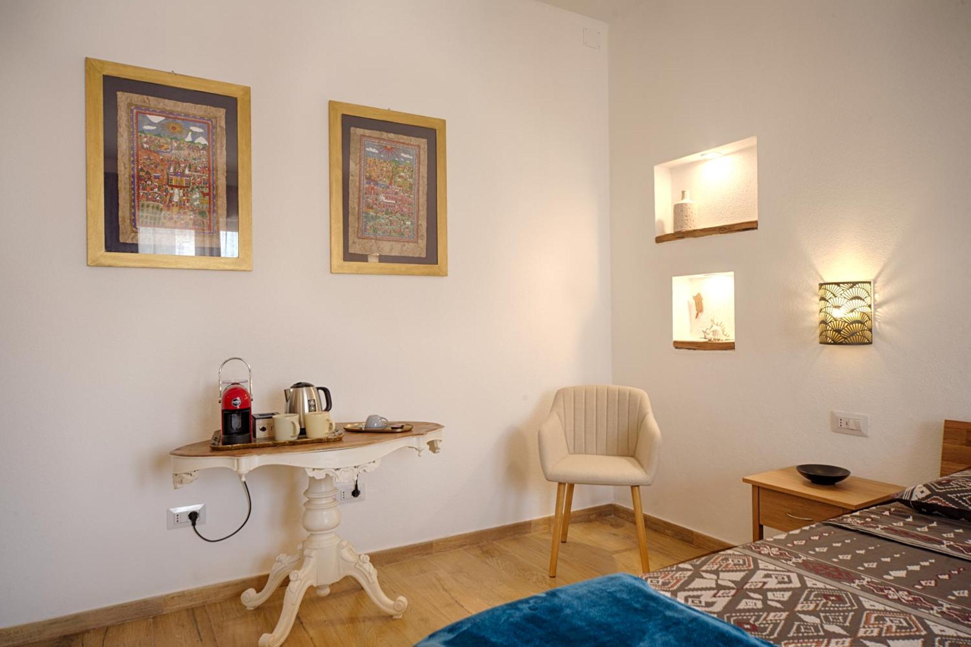 Cozy Guest House Downtown Olbia Buitenkant foto